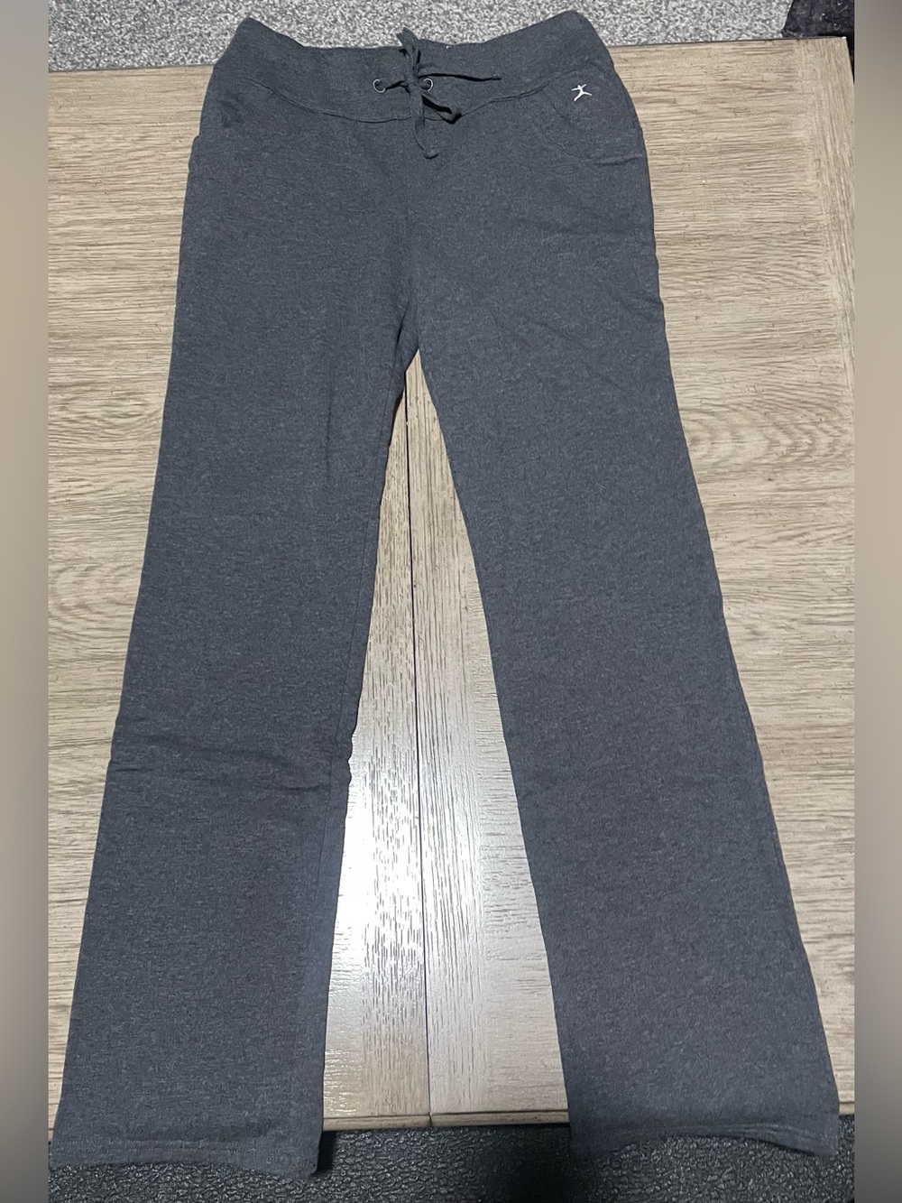 Danskin women’s lightweight sweats, medium, gray